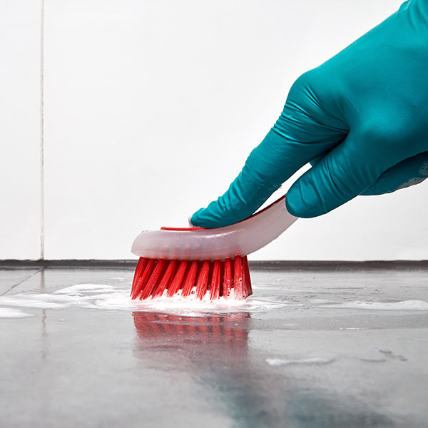 papelmatic-higiene-profesional-prevenir-riesgos-asociados-material-limpieza-riesgos