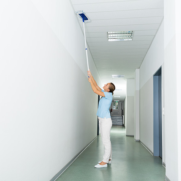 papelmatic-higiene-profesional-limpieza-paredes-y-techos-retirar-polvo