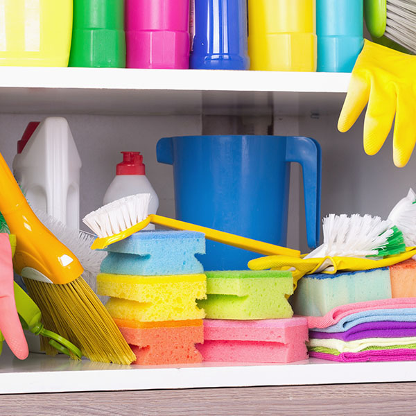 La solución para organizar los útiles de limpieza 