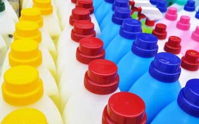 ¿Cómo almacenar los productos químicos de limpieza y desinfección?