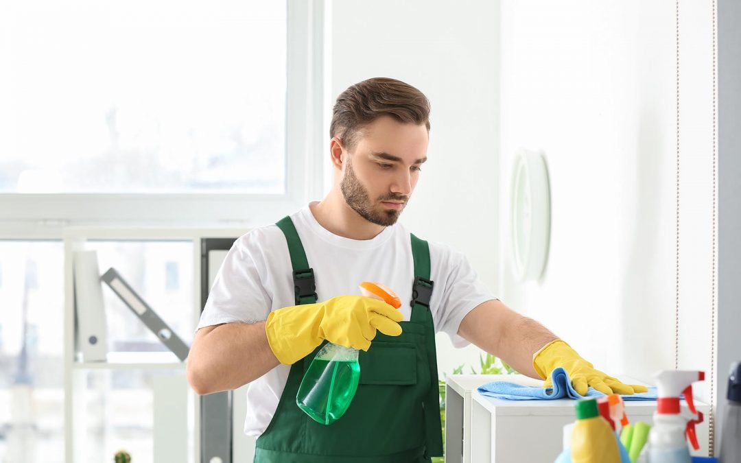 papelmatic-higiene-profesional-como-debe-aplicarse-detergente-spray