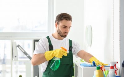¿Cómo aplicar los detergentes y desinfectantes en spray?