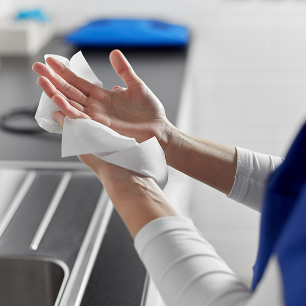 papelmatic-higiene-profesional-productos-limpieza-y-desinfeccion-hospitales-celulosa