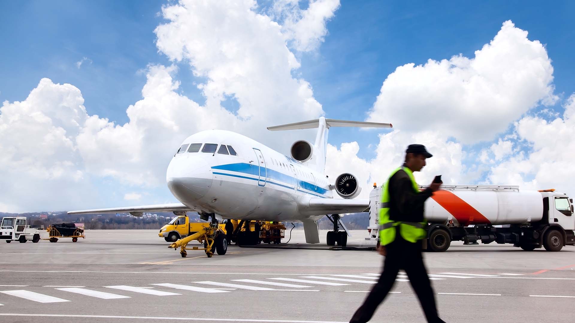 Guía para limpiar y desinfectar el interior de los aviones